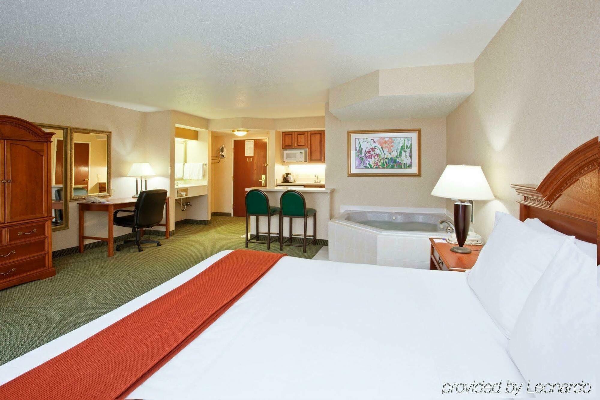 Holiday Inn Express Pittsburgh-Bridgeville, An Ihg Hotel Екстер'єр фото